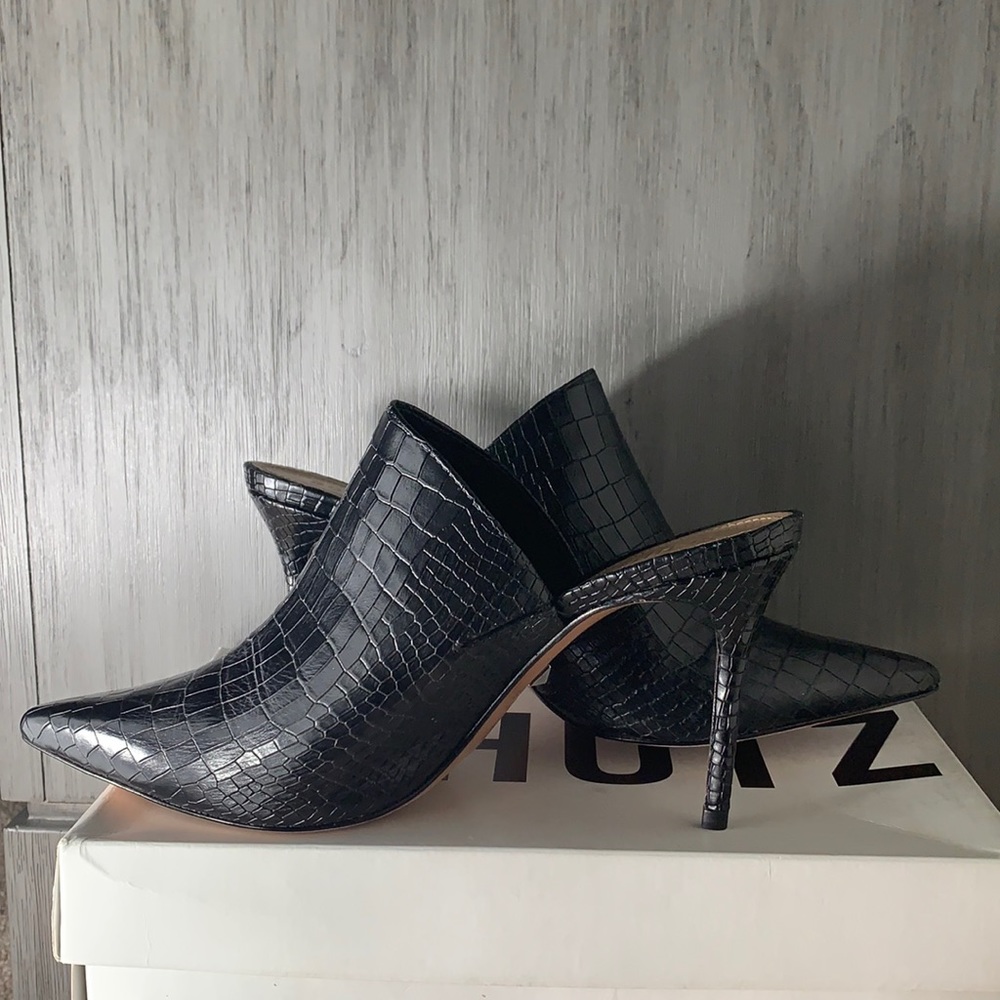 ✨ Schultz Bardot Croc embossed Black size 10✨